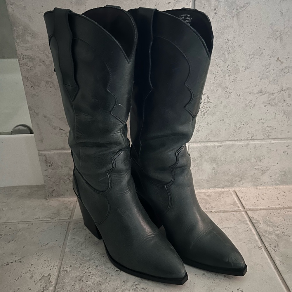 Elegant Dark Gray Heeled Boots